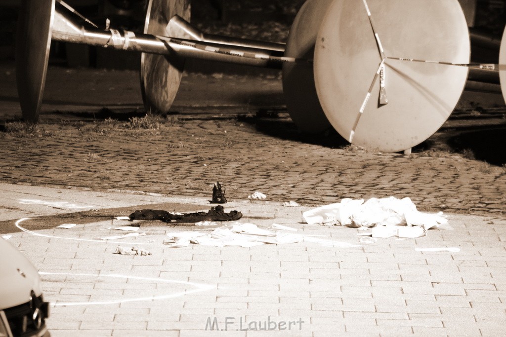 Einsatz BF Messerstecherei Koeln Neustadt Nord Eberplatz Platzmitte P074.JPG - Miklos Laubert